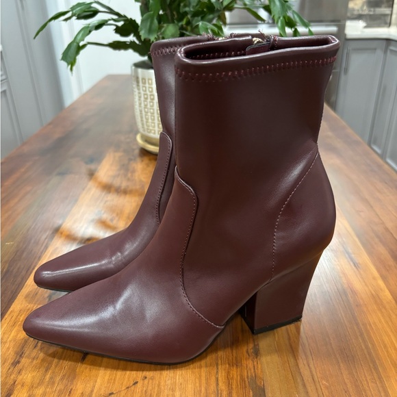 Jessica Simpson Block Heeled Pointy Toe Booties  - Berry  Burgundy size 7.5 - Picture 1 of 8